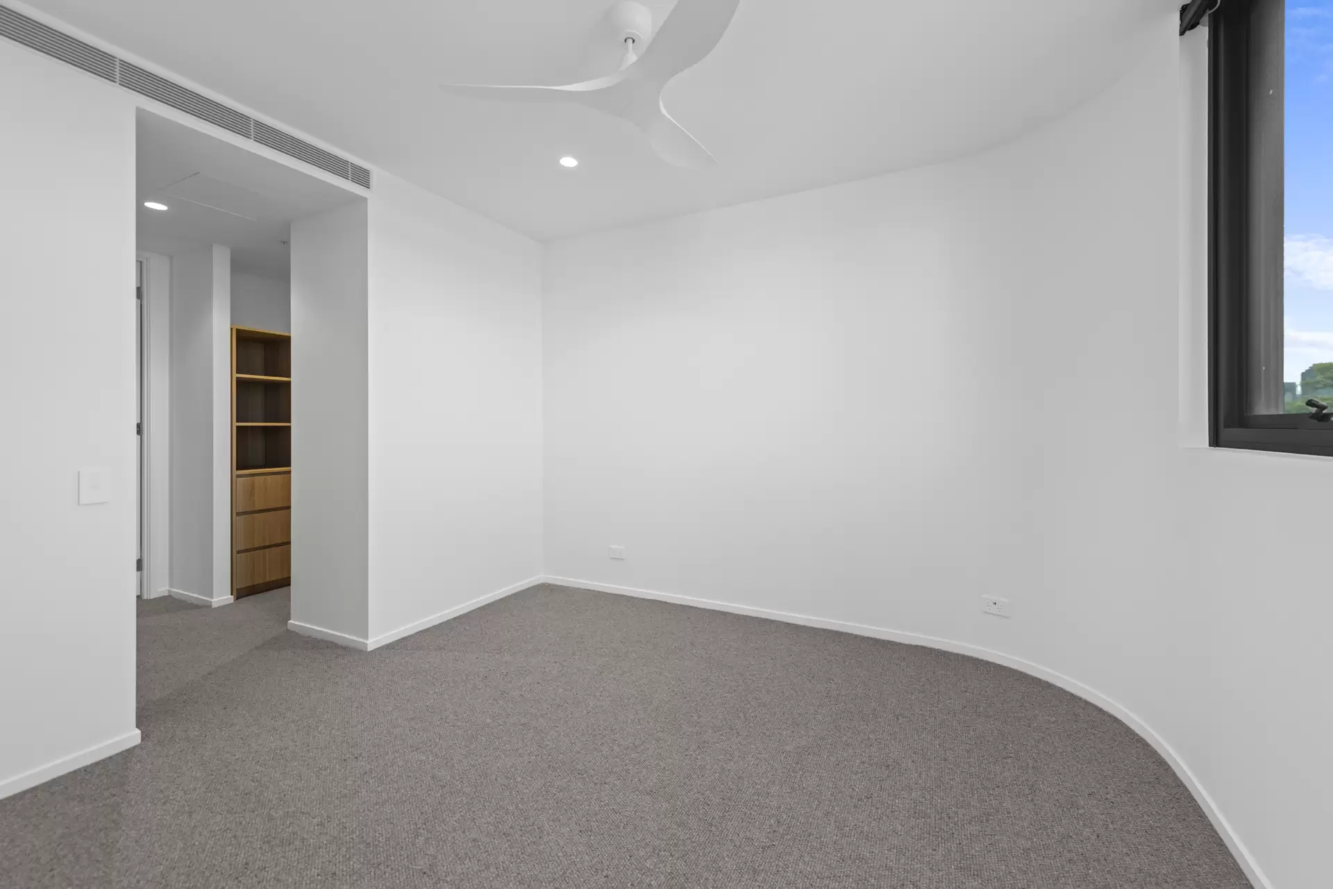 602/89 Lytton Rd, East Brisbane Leased by Mosaic Property Group - image 1