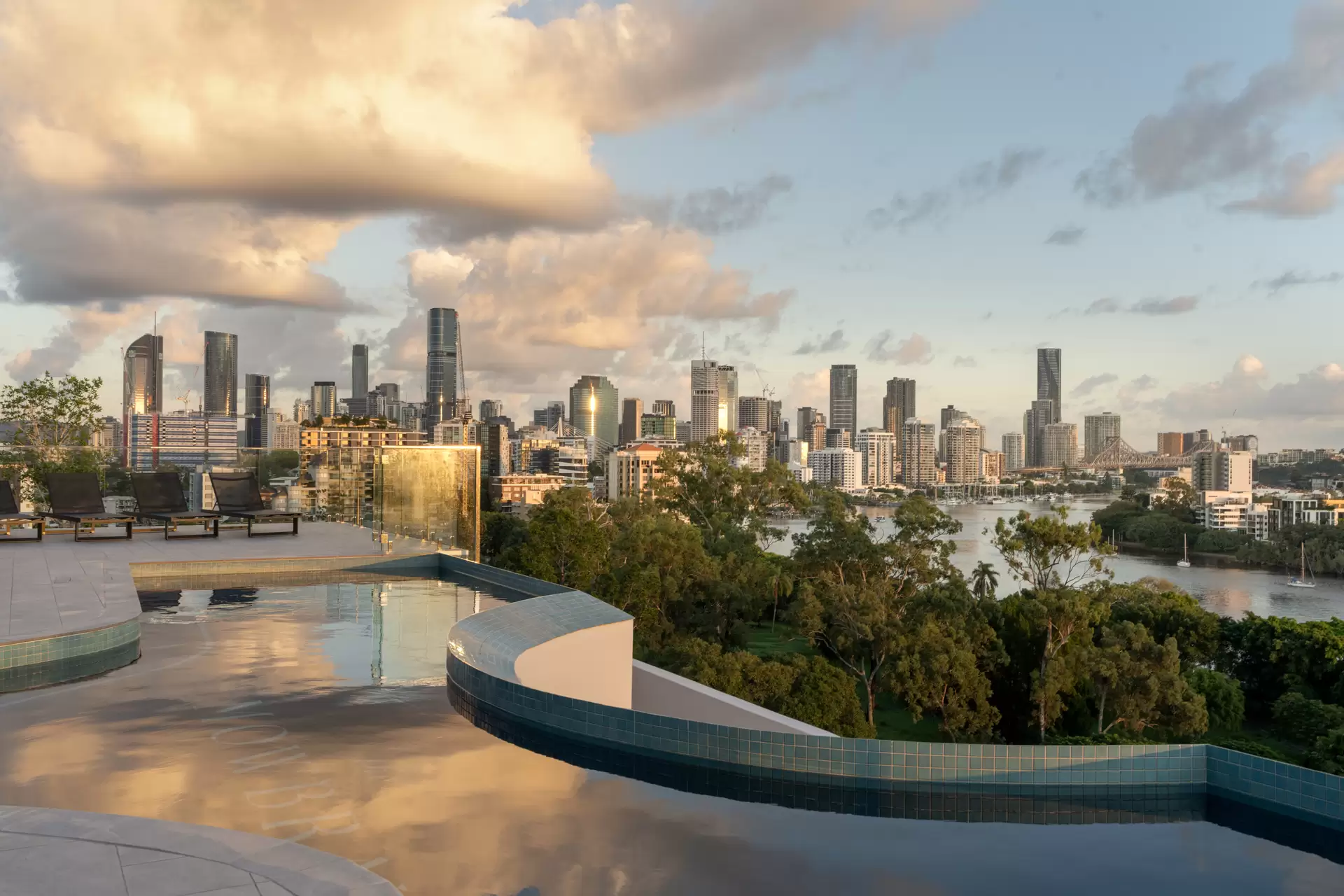 602/89 Lytton Rd, East Brisbane Leased by Mosaic Property Group - image 1