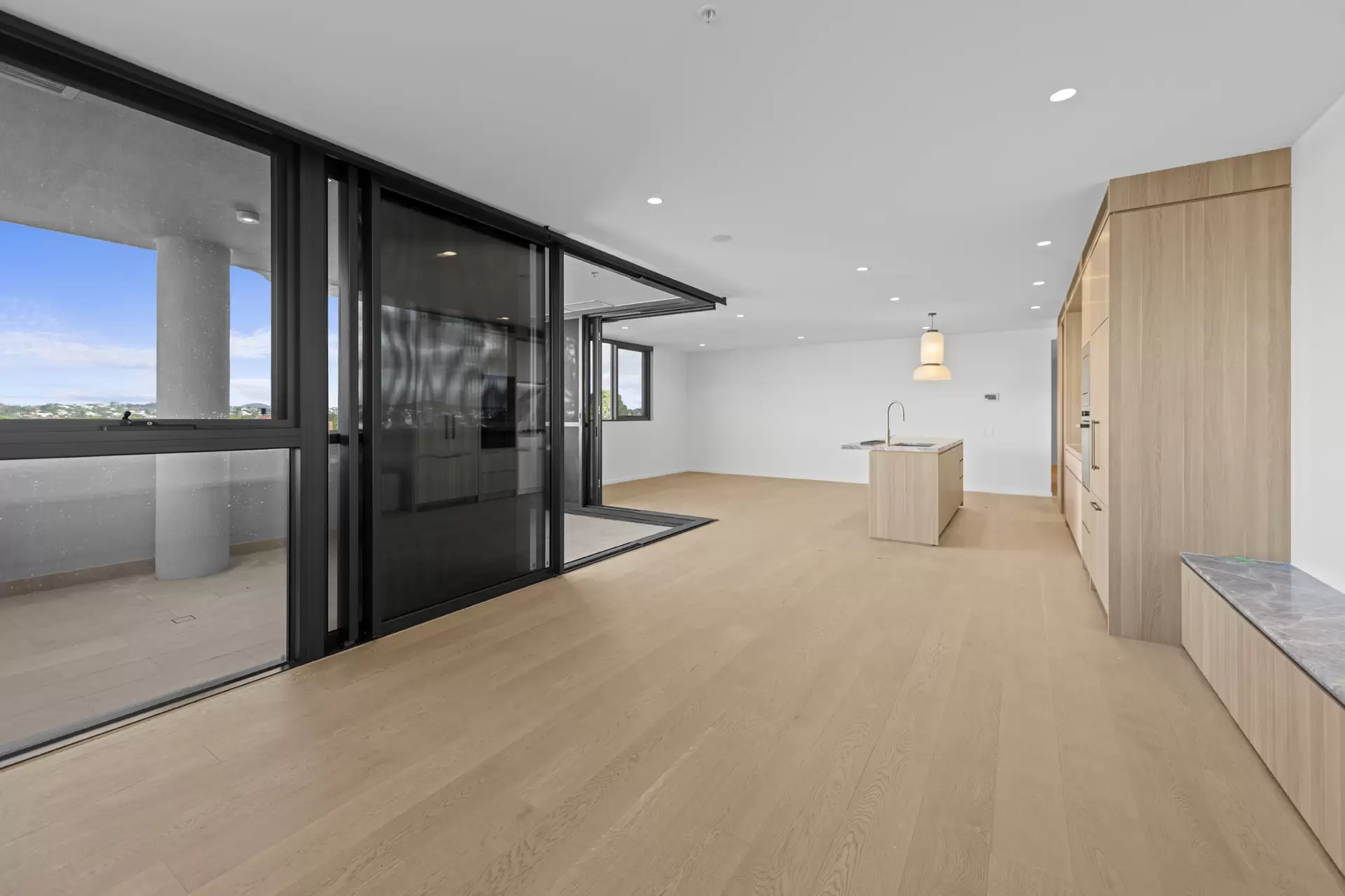 602/89 Lytton Rd, East Brisbane Leased by Mosaic Property Group - image 1