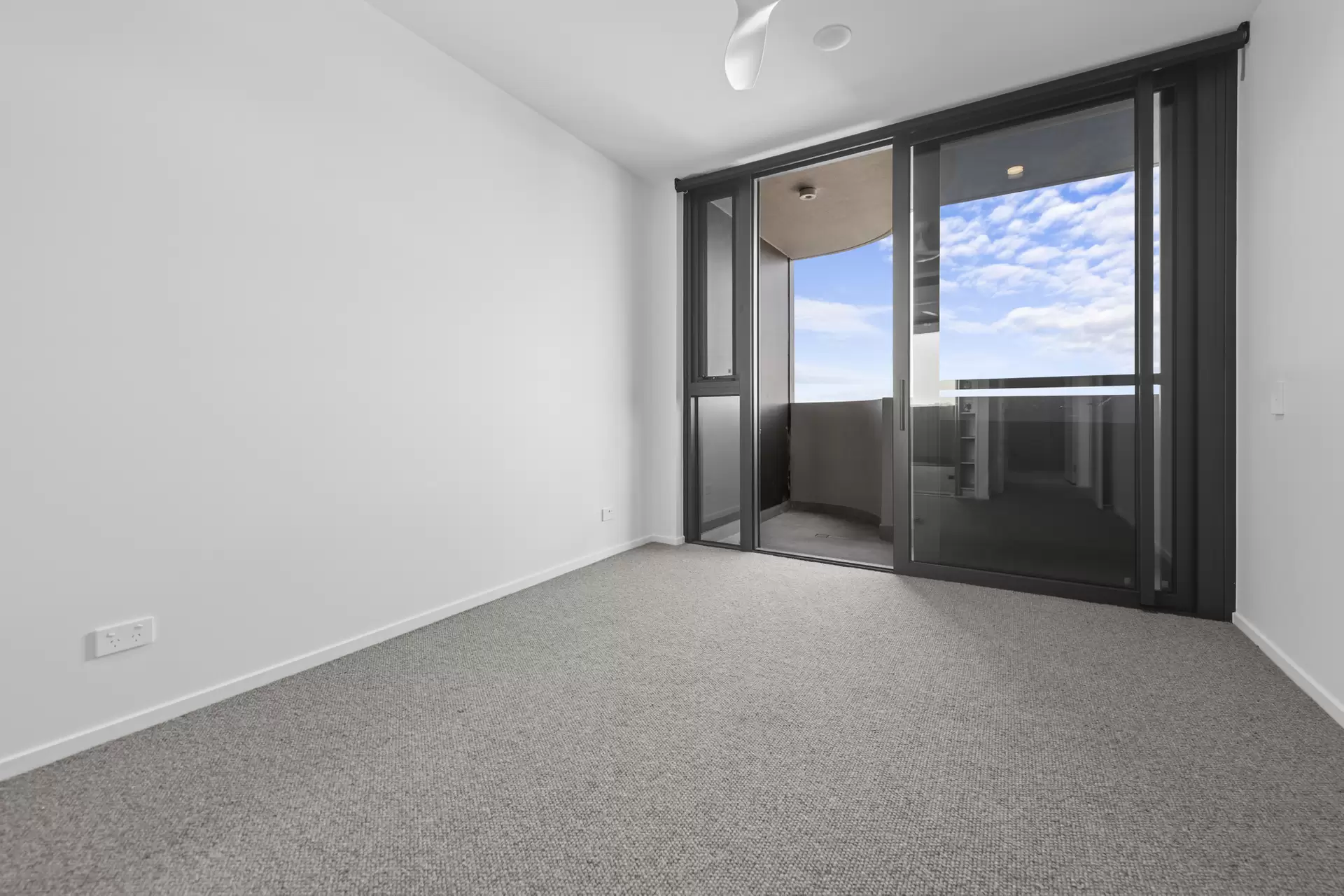 602/89 Lytton Rd, East Brisbane Leased by Mosaic Property Group - image 1