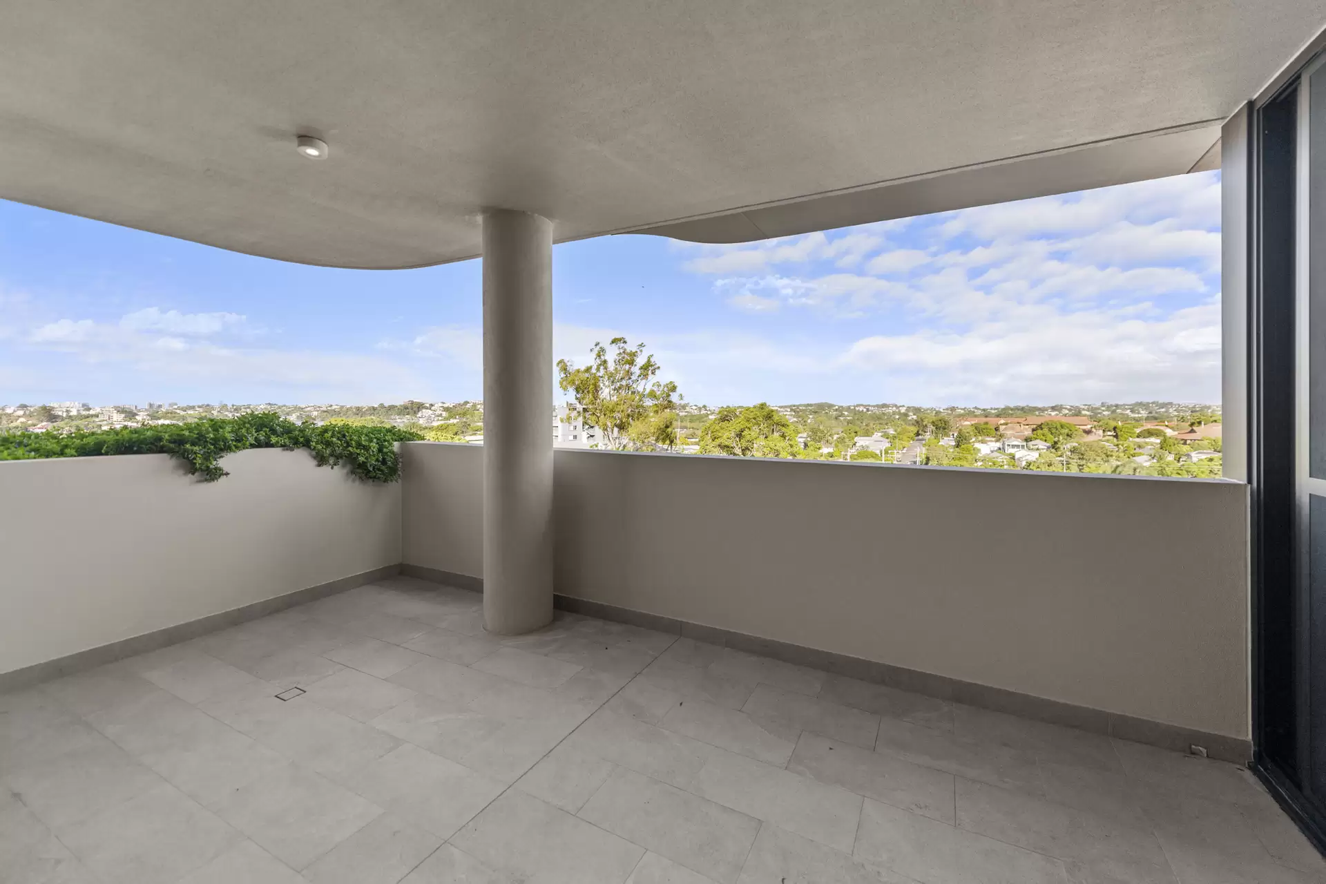 602/89 Lytton Rd, East Brisbane Leased by Mosaic Property Group - image 1