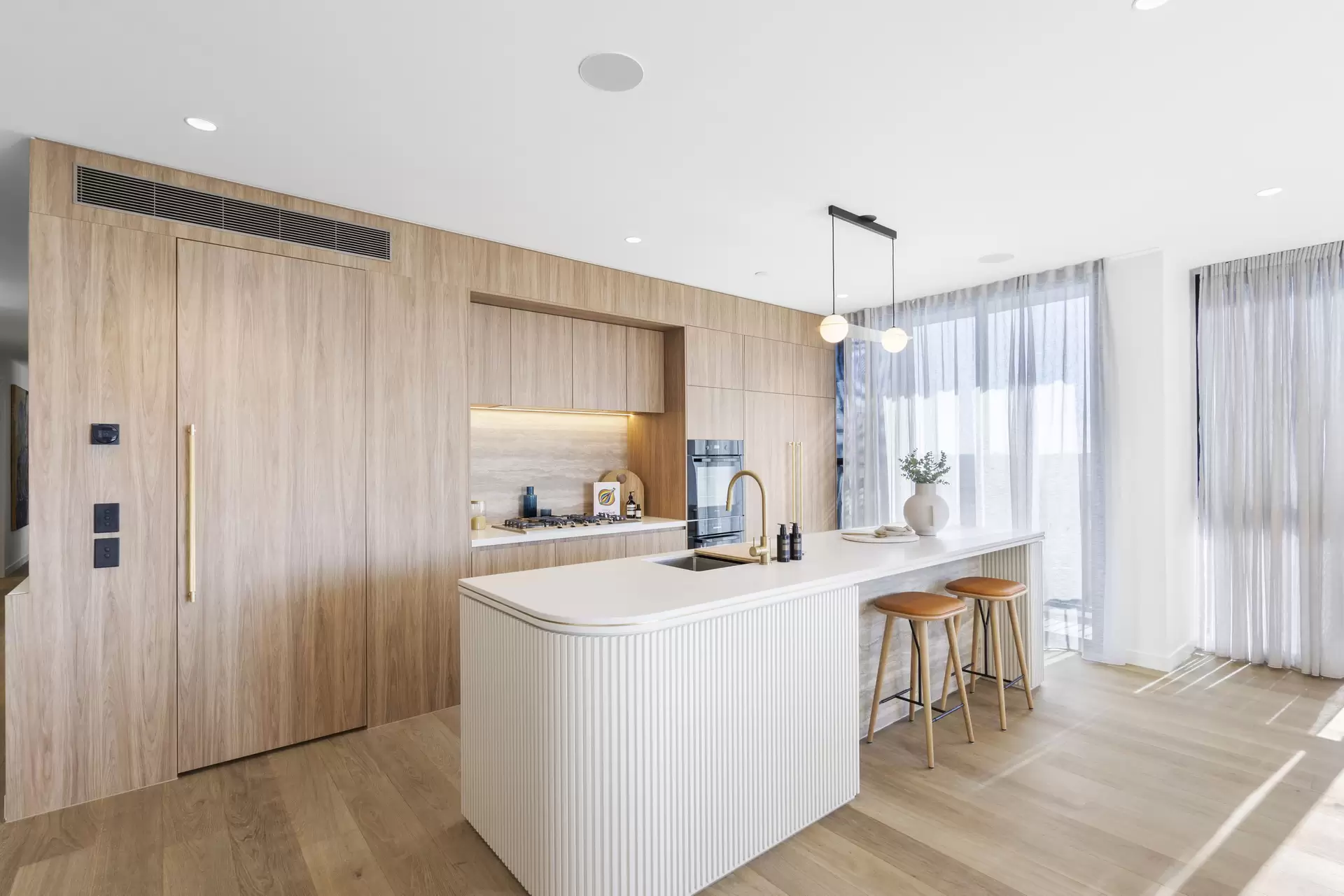 1402/3 Archer Street, Toowong Leased by Mosaic Property Group - image 1