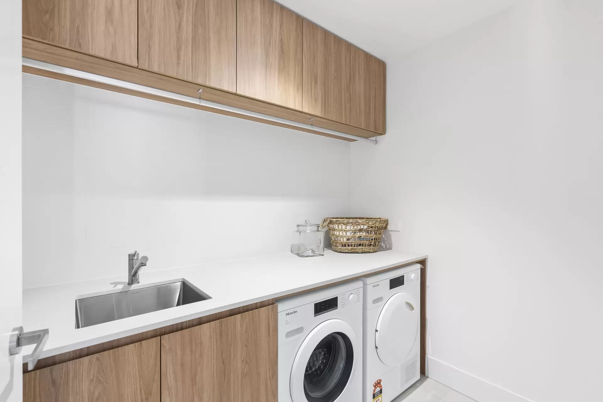 1402/3 Archer Street, Toowong Leased by Mosaic Property Group - image 1
