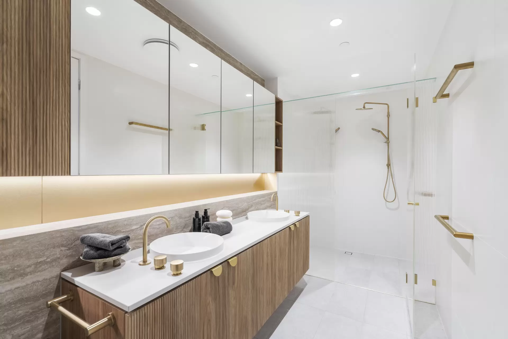 1402/3 Archer Street, Toowong Leased by Mosaic Property Group - image 1