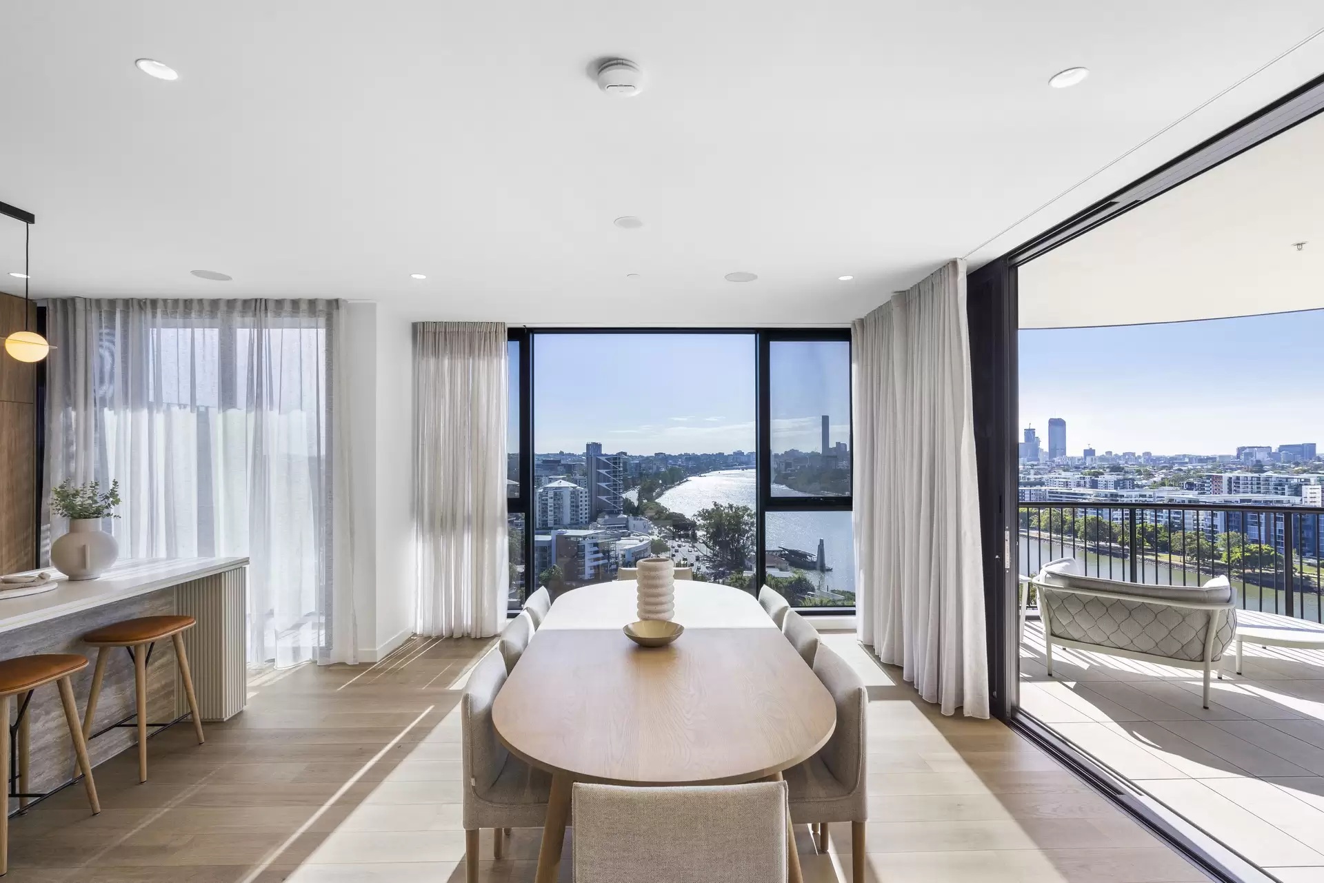 1402/3 Archer Street, Toowong Leased by Mosaic Property Group - image 1