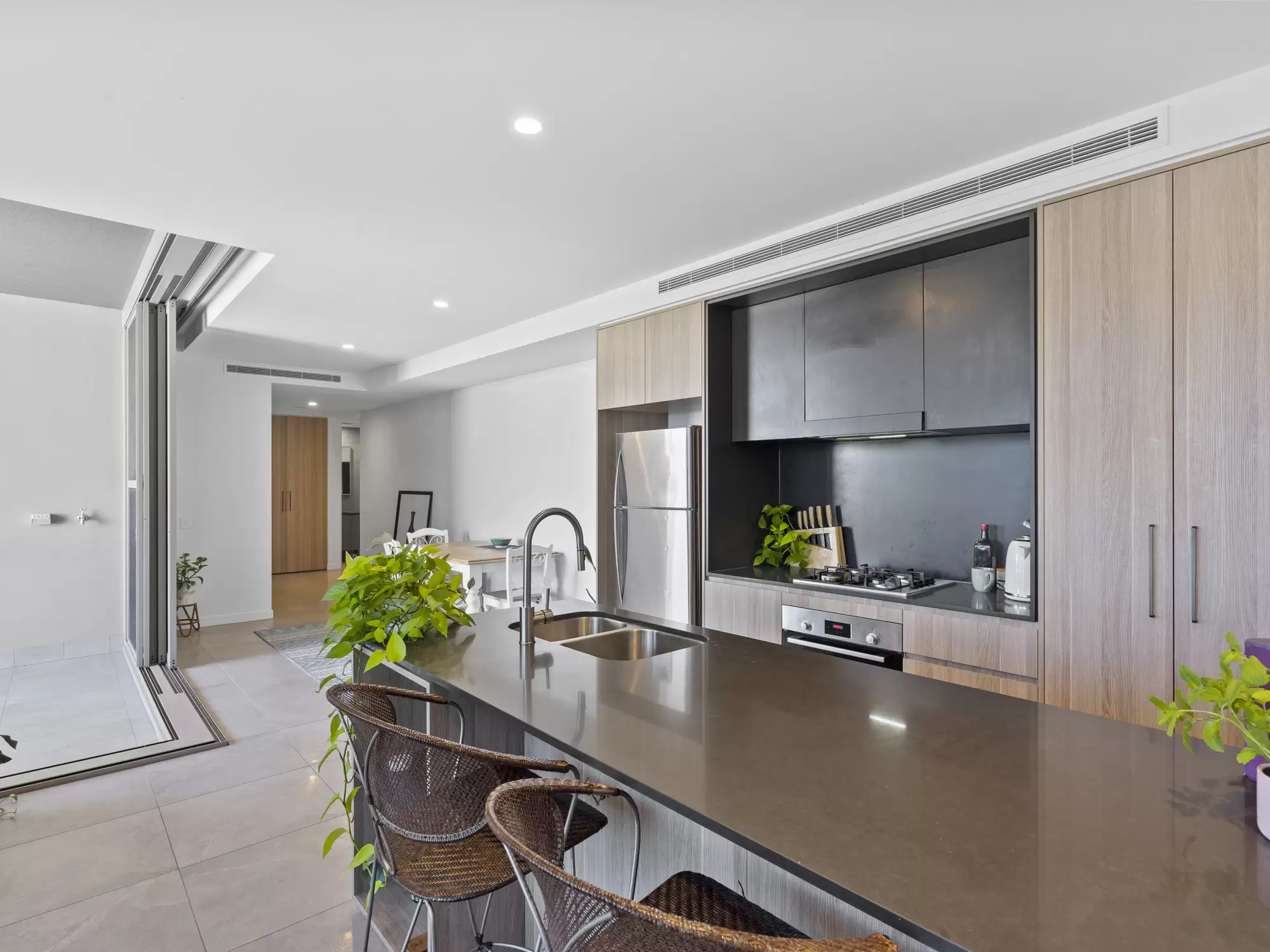 2801/140 Wellington Road, East Brisbane Leased by Mosaic Property Group - image 4