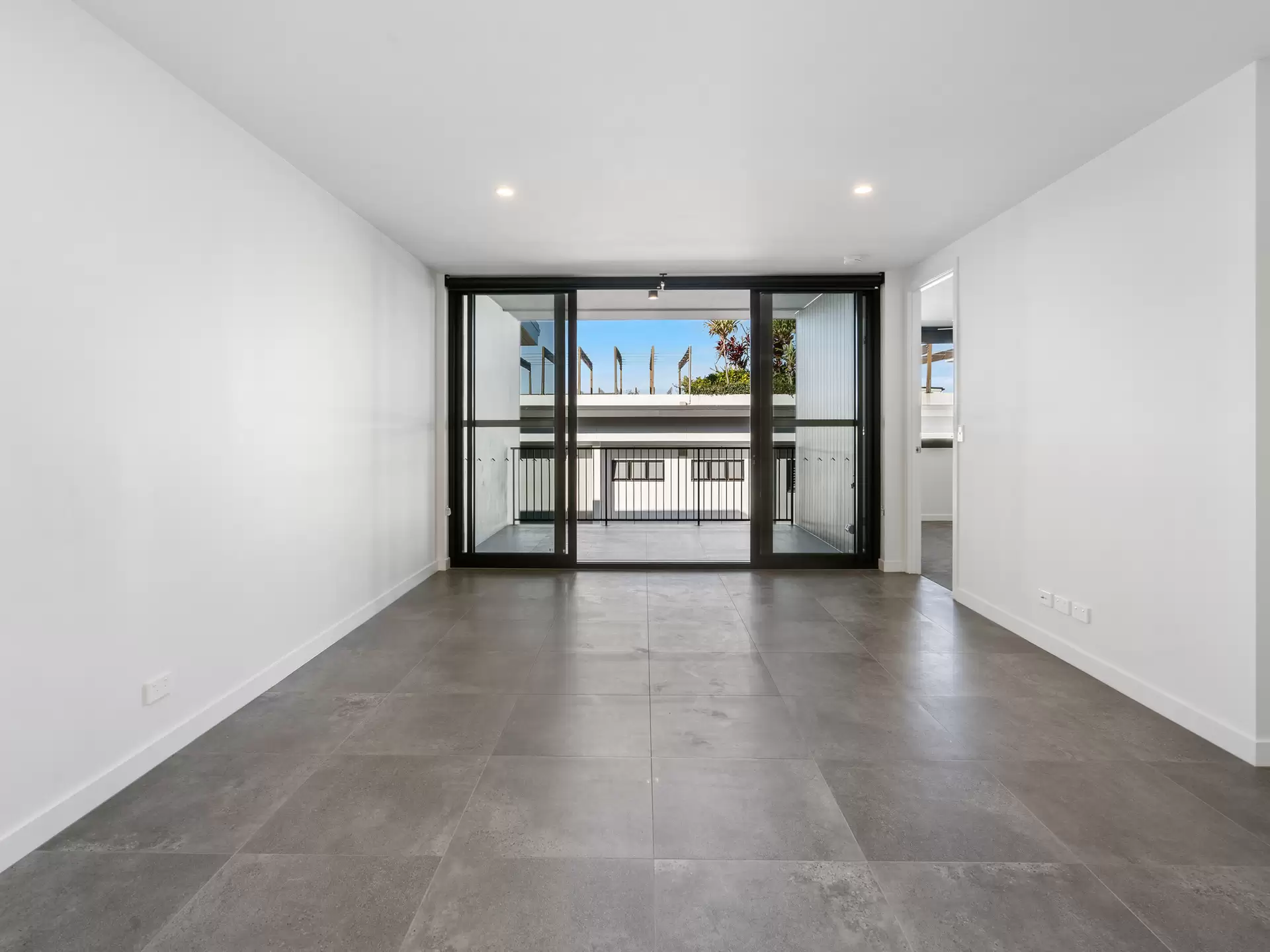 604/186 Clarence Rd, Indooroopilly Leased by Mosaic Property Group - image 1