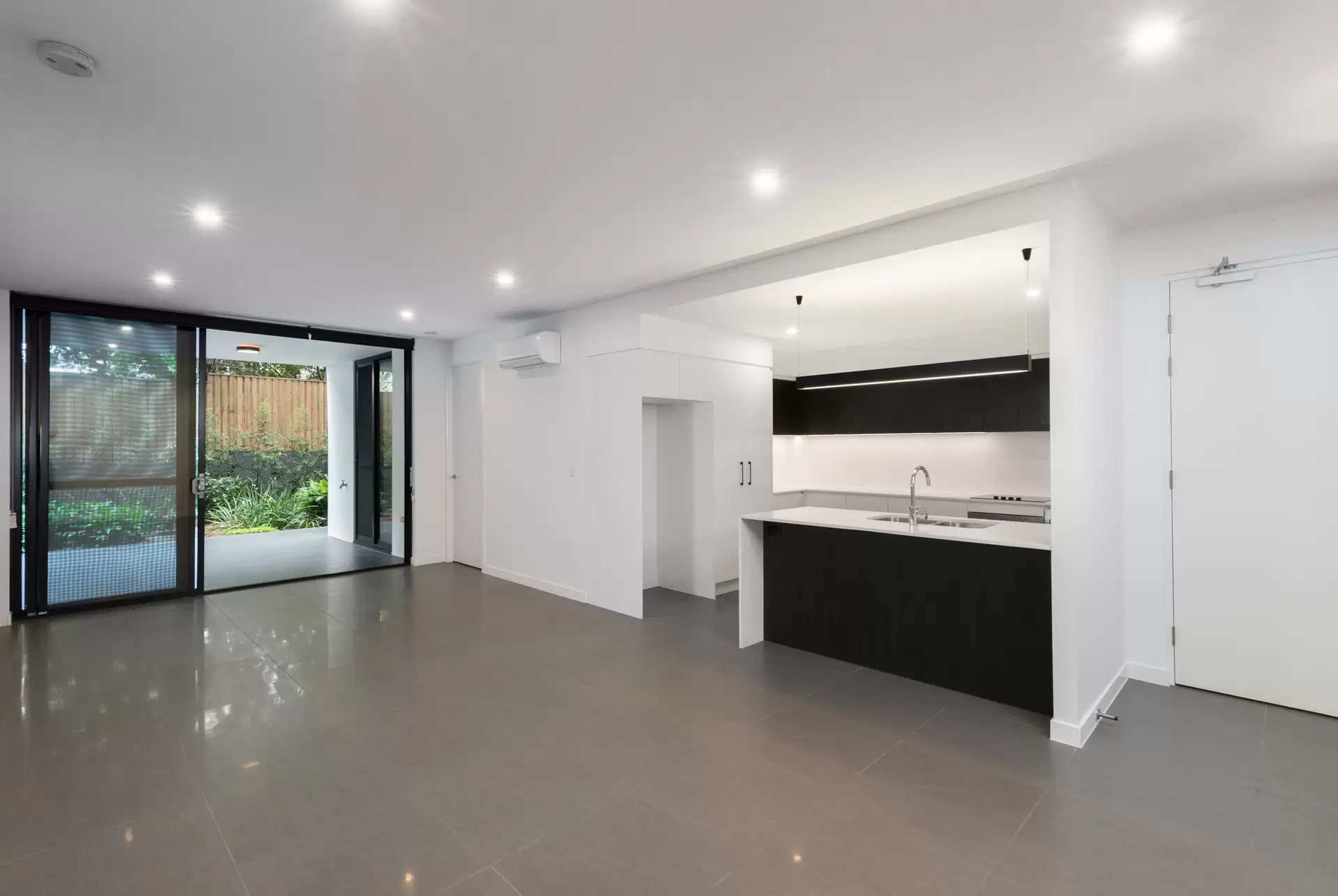 105/16-26 Archer Street, Upper Mount Gravatt Leased by Mosaic Property Group - image 1