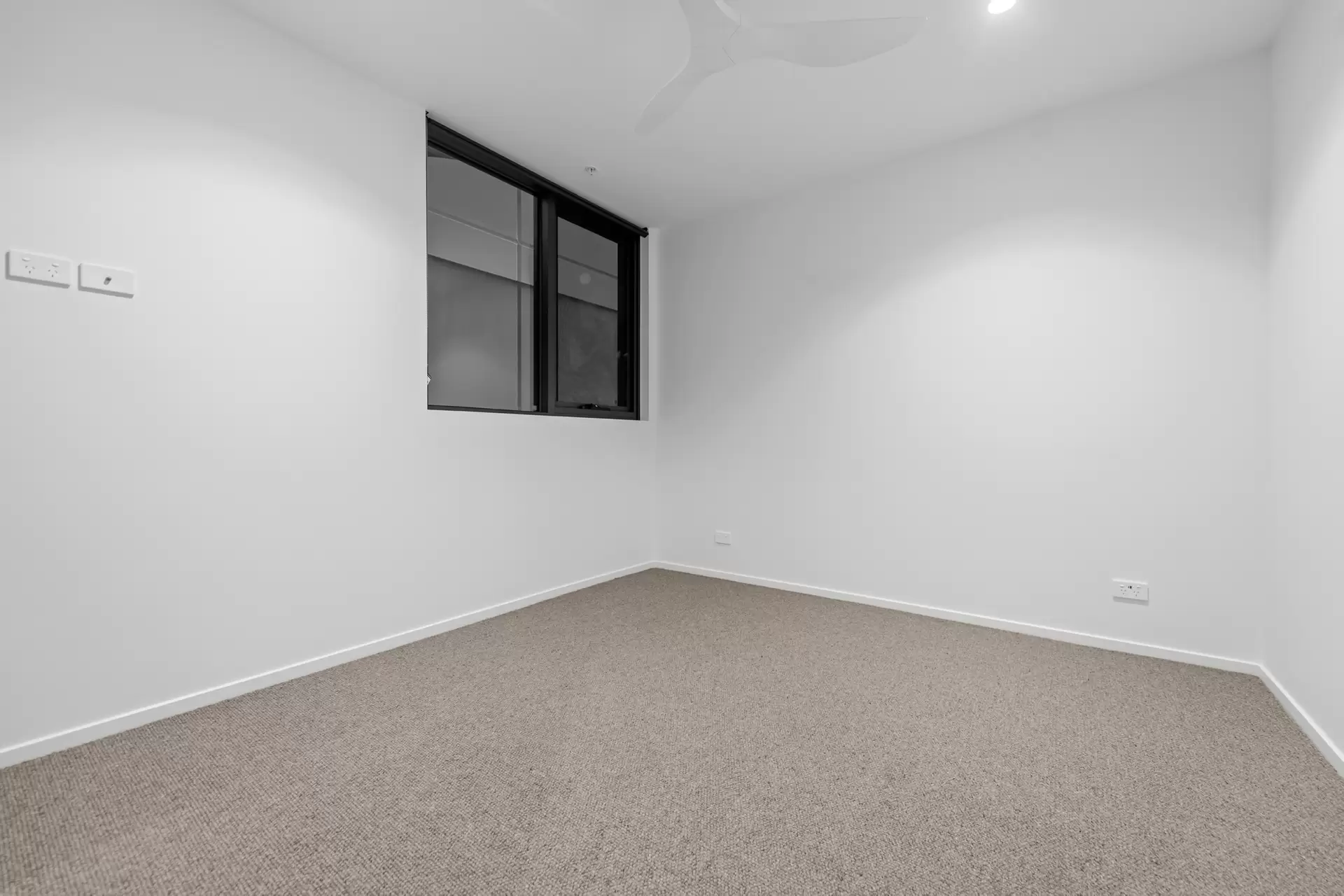 709/89 Lytton Road, East Brisbane Leased by Mosaic Property Group - image 1