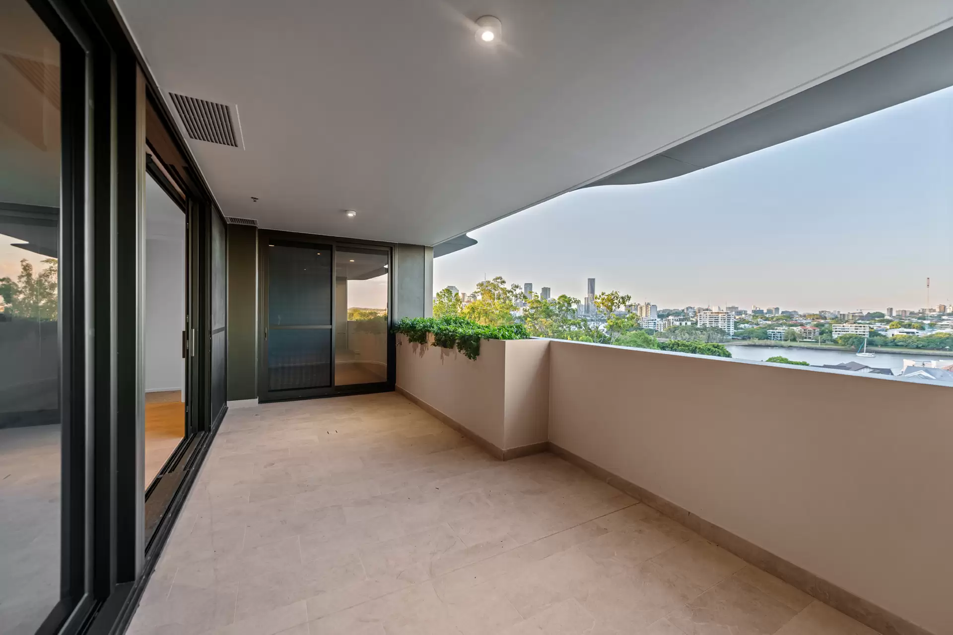 709/89 Lytton Road, East Brisbane Leased by Mosaic Property Group - image 1