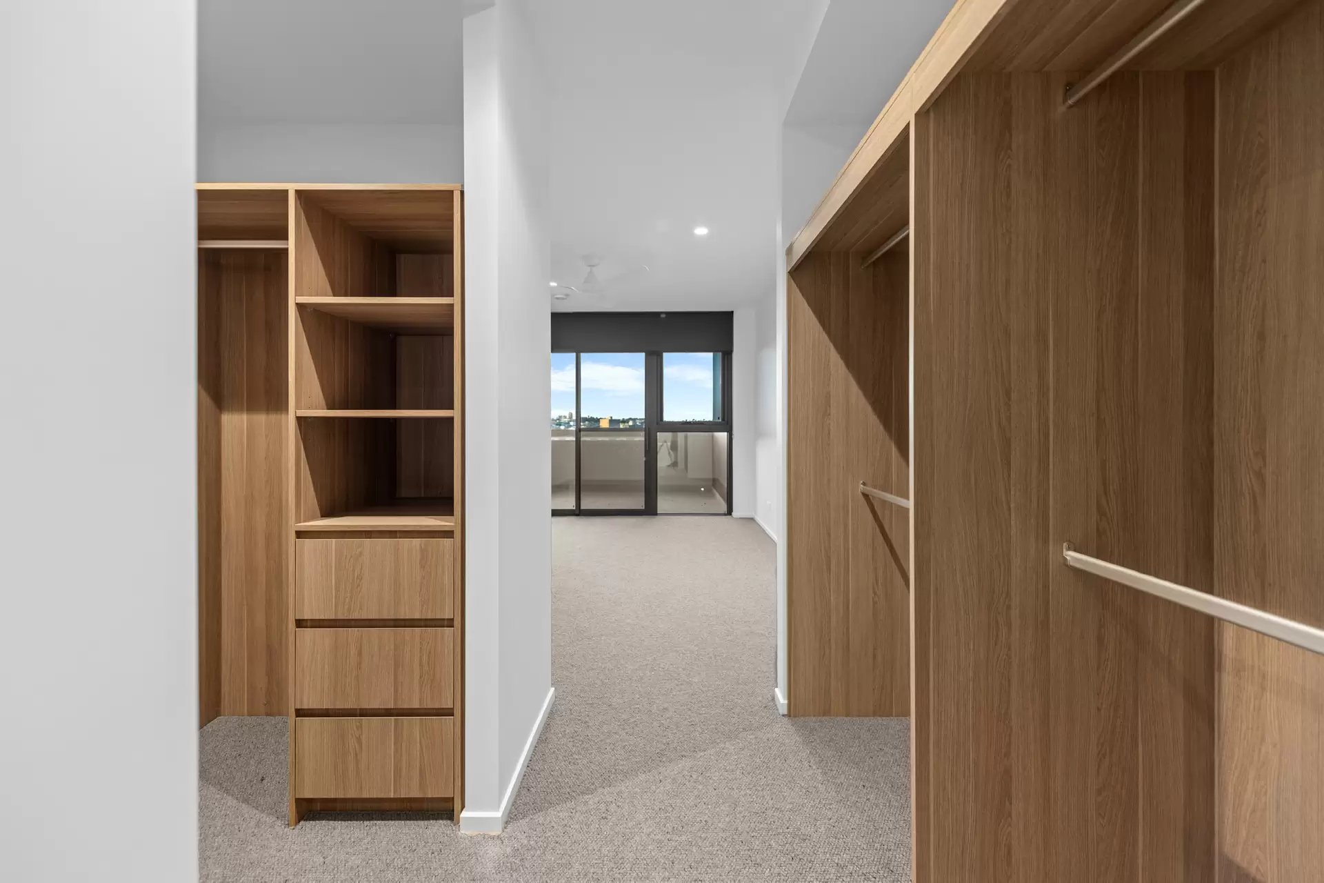 709/89 Lytton Road, East Brisbane Leased by Mosaic Property Group - image 1