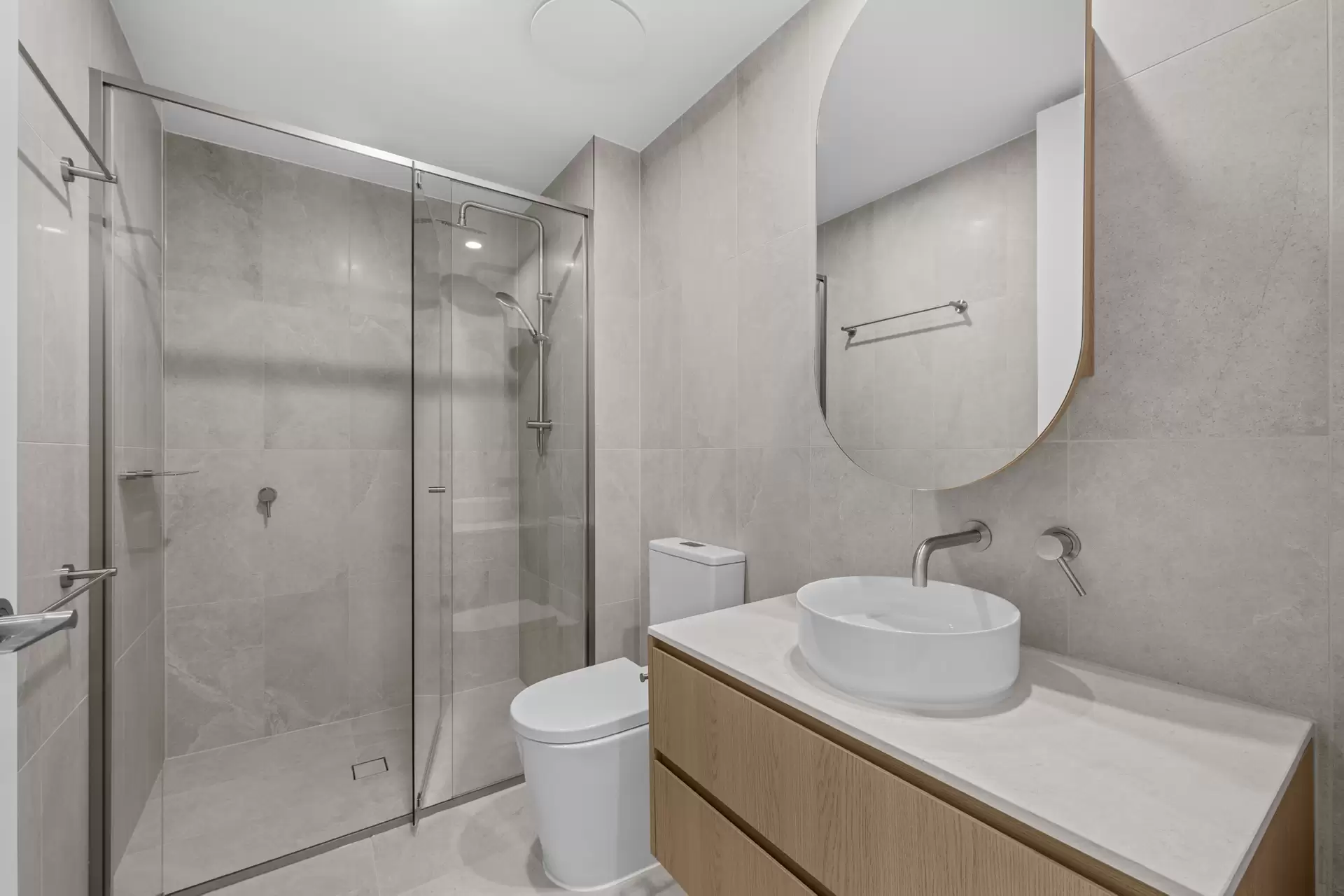 901/4 Rosewood Avenue, Broadbeach For Lease by Mosaic Property Group - image 1