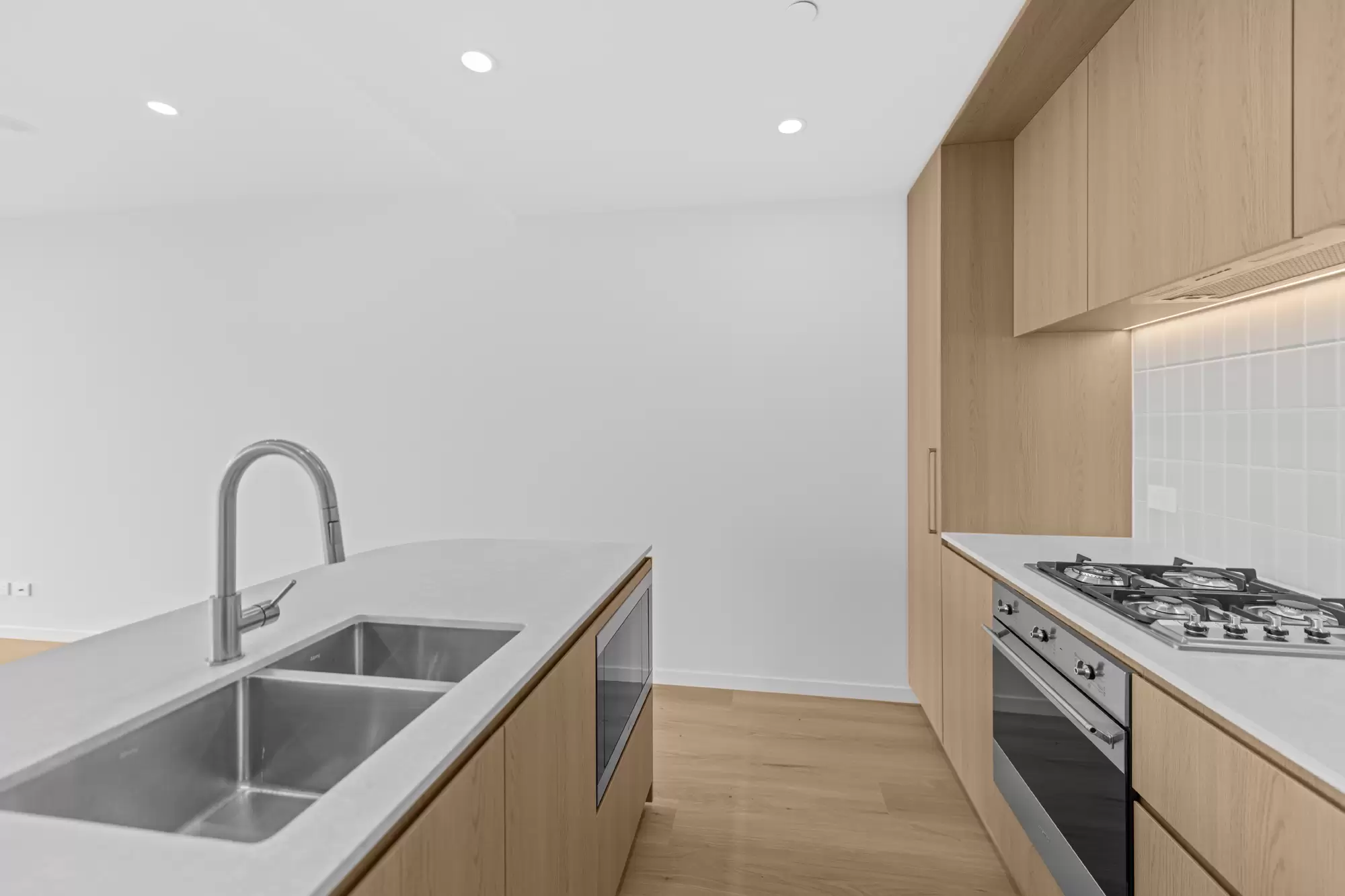 901/4 Rosewood Avenue, Broadbeach For Lease by Mosaic Property Group - image 5