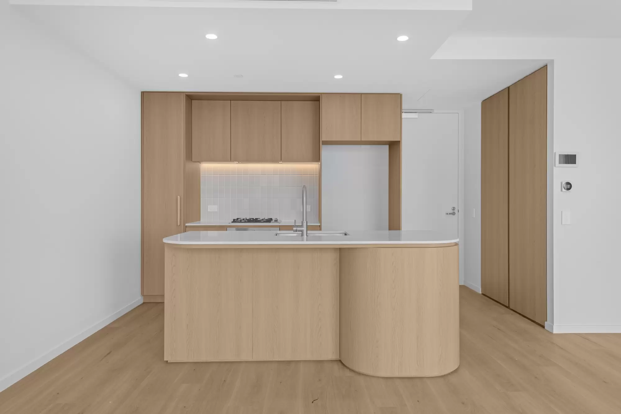 901/4 Rosewood Avenue, Broadbeach For Lease by Mosaic Property Group - image 6
