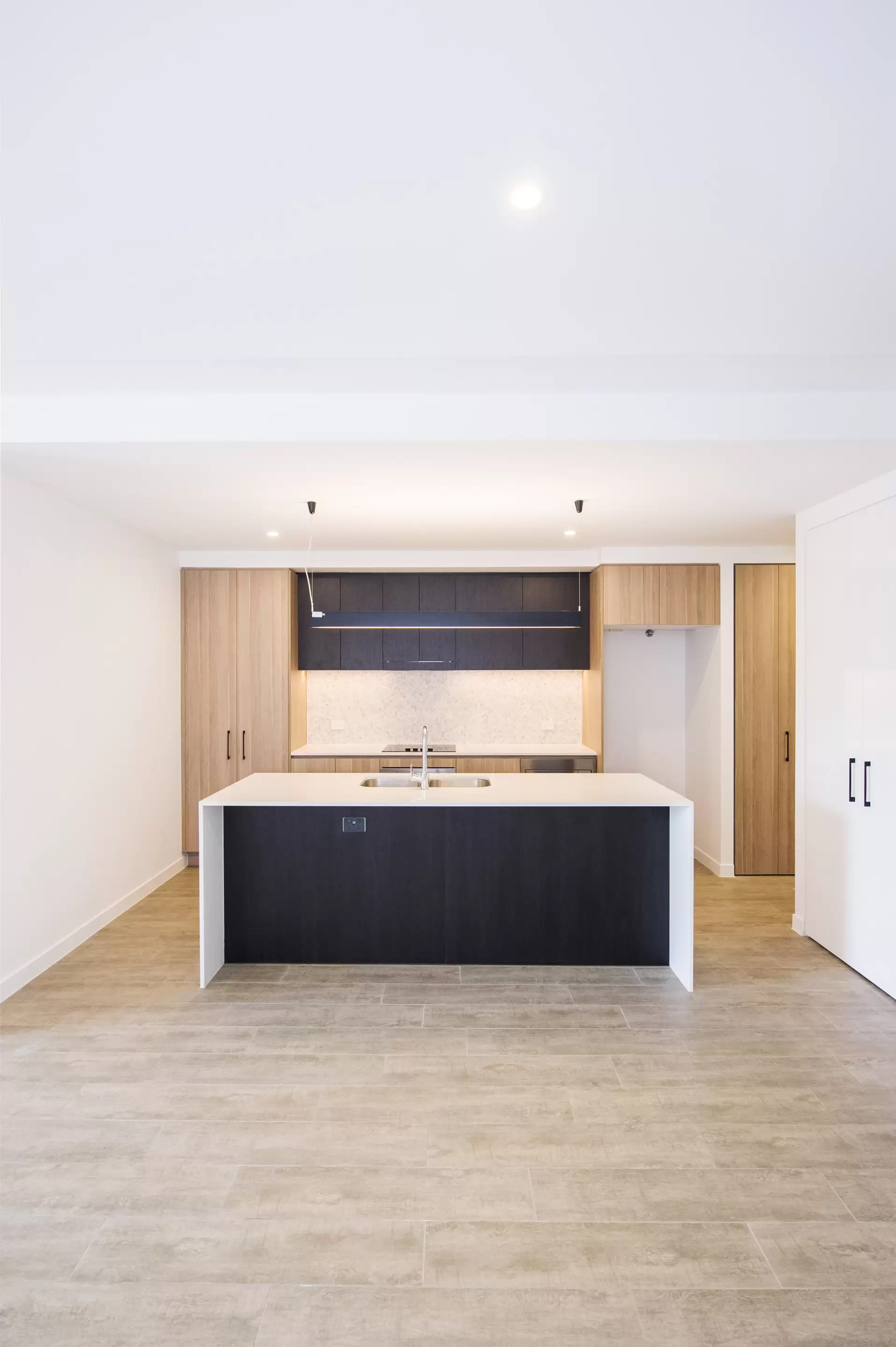 303/147 Sir Fred Schonell Drive, St Lucia Leased by Mosaic Property Group - image 2