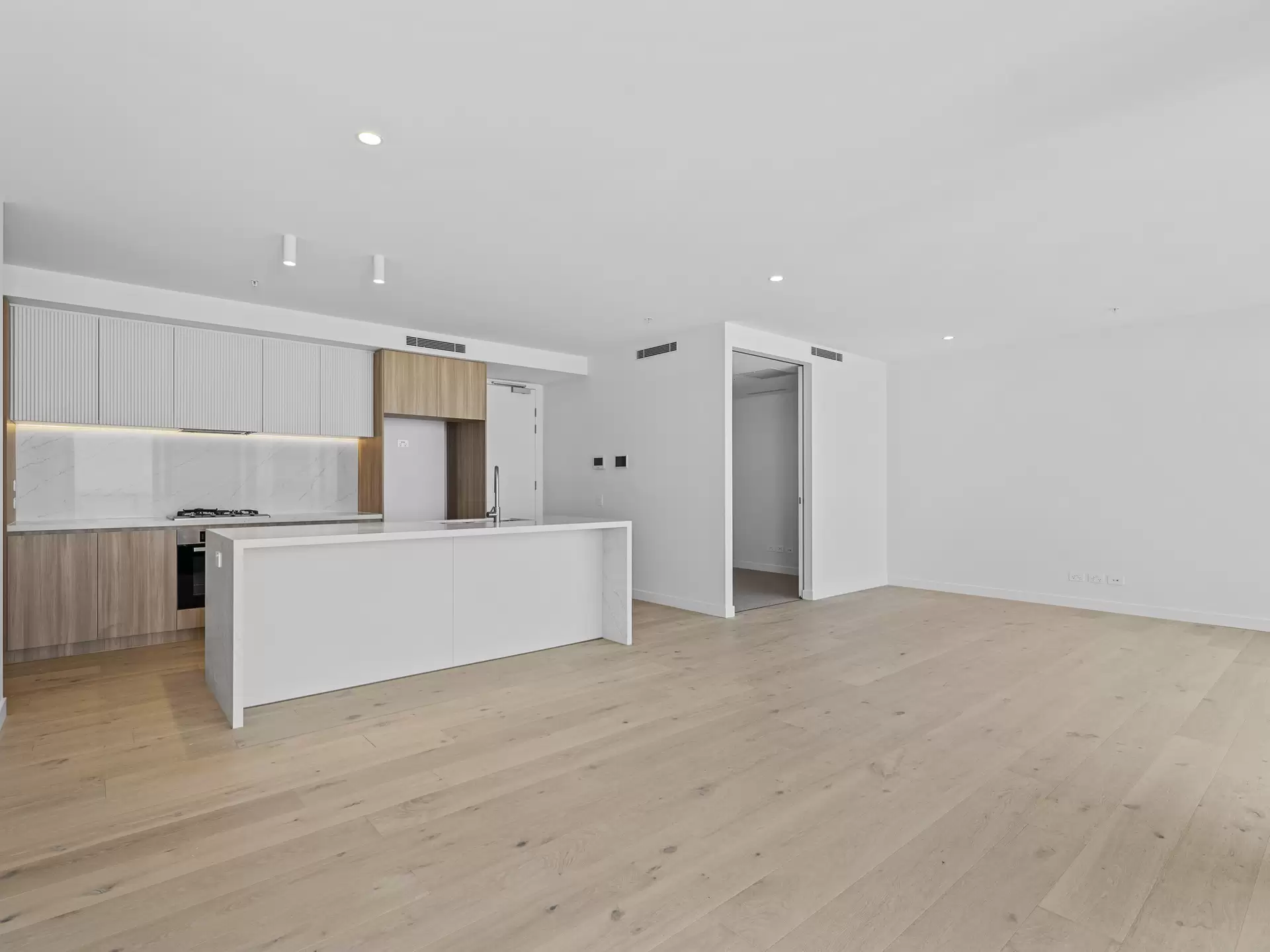 1302/15 Peerless Ave, Mermaid Beach Leased by Mosaic Property Group - image 1