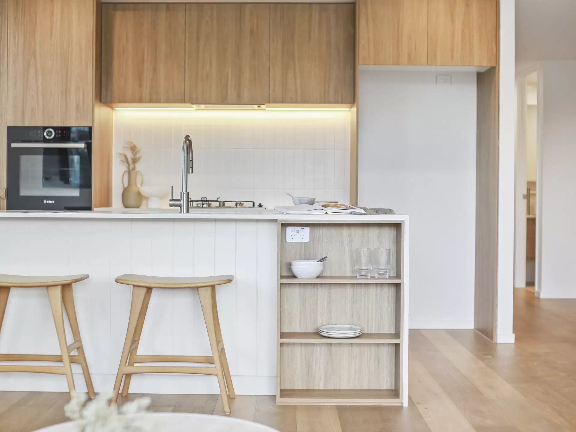 601/36 Sylvan Road, Toowong Leased by Mosaic Property Group - image 1