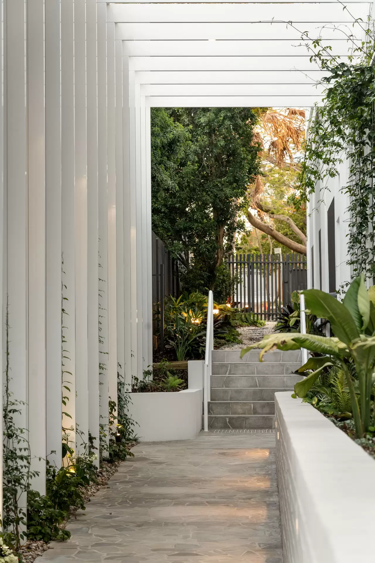 601/36 Sylvan Road, Toowong Leased by Mosaic Property Group - image 1