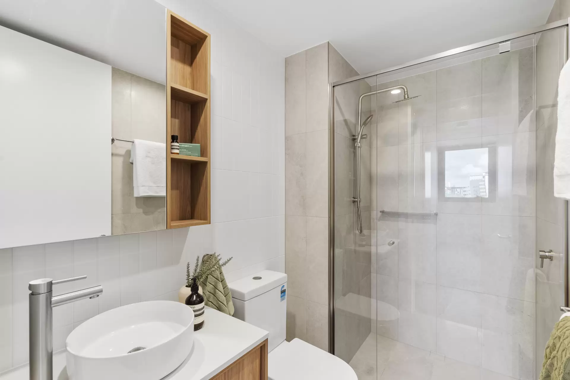 601/36 Sylvan Road, Toowong Leased by Mosaic Property Group - image 1