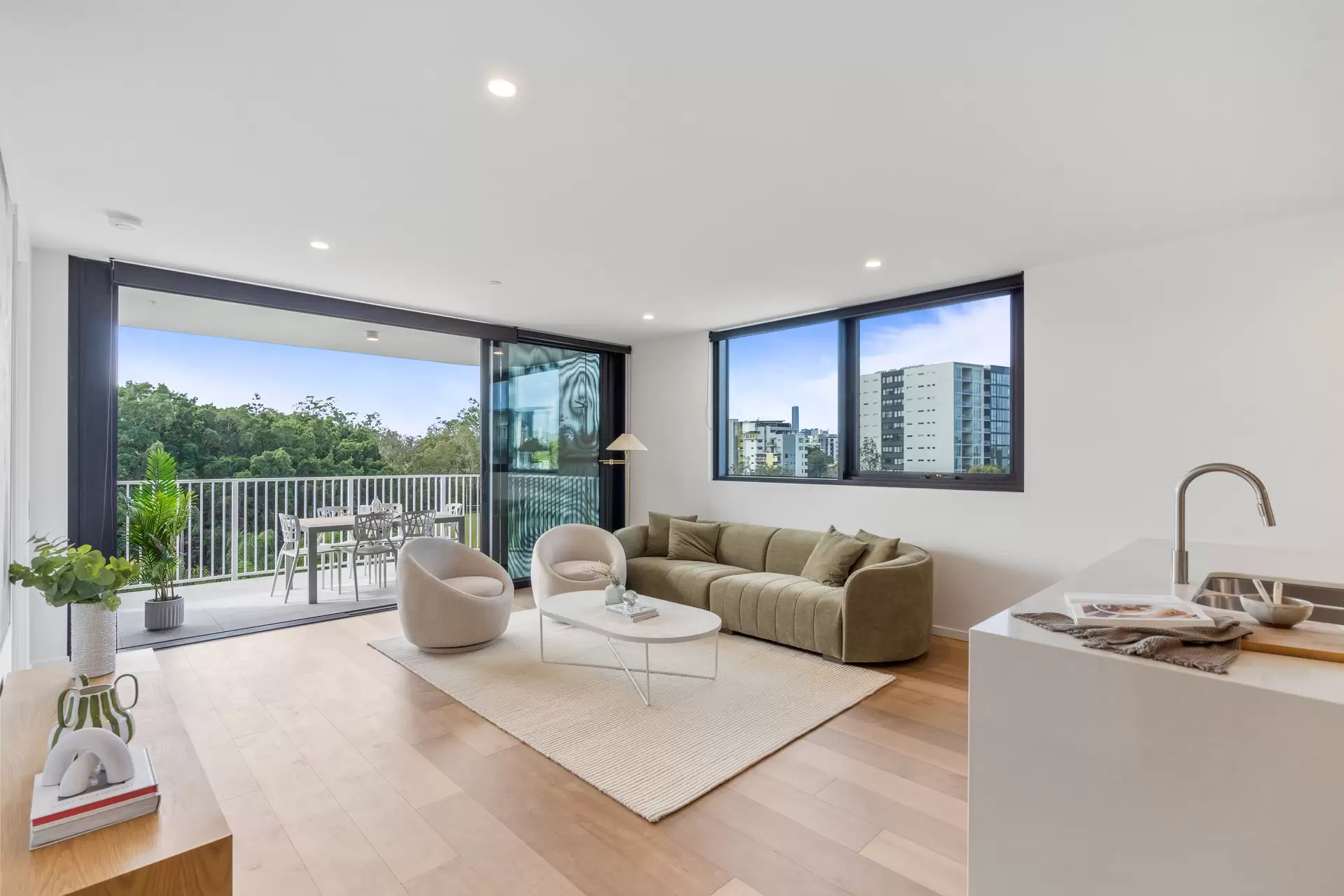 601/36 Sylvan Road, Toowong Leased by Mosaic Property Group - image 1