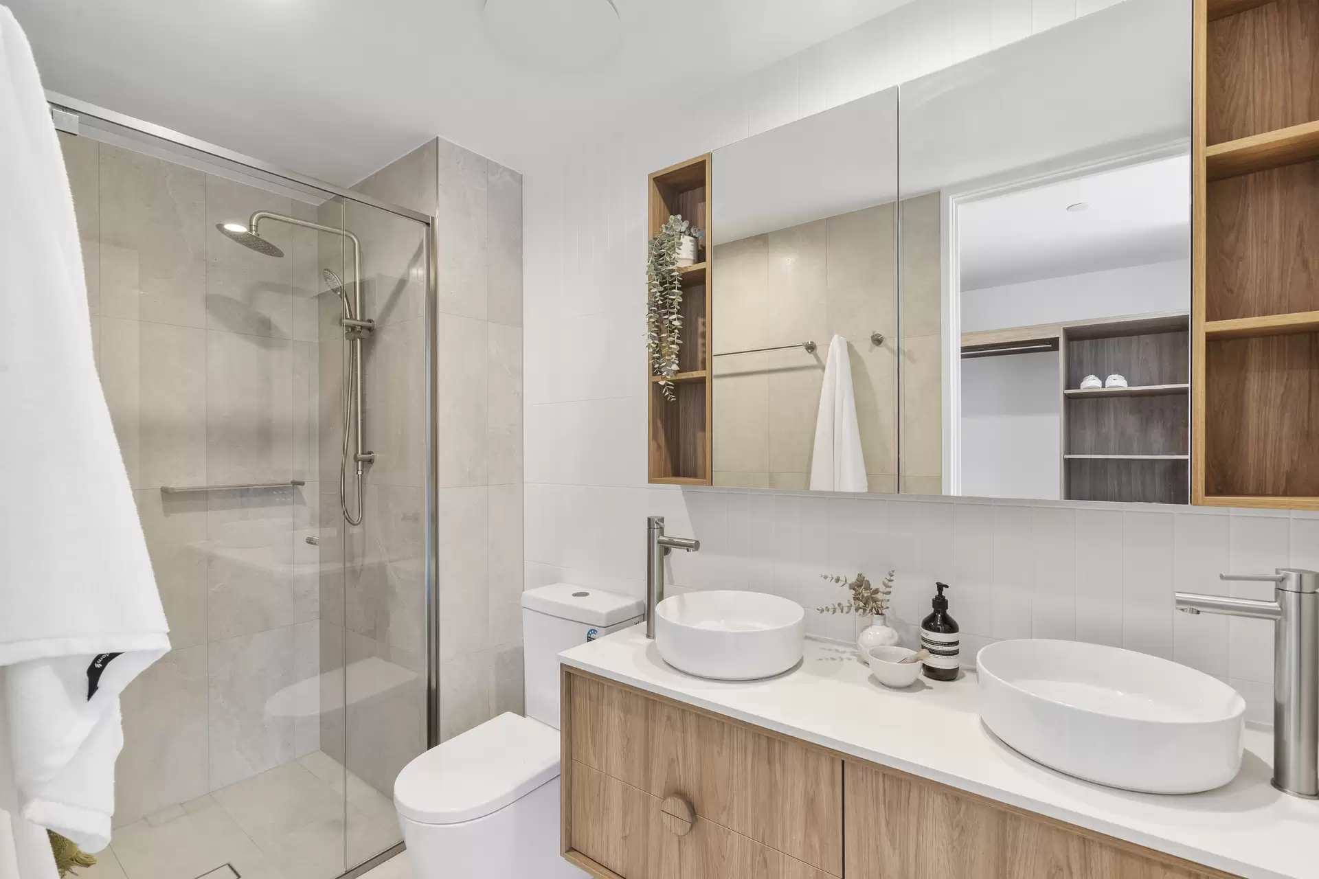 601/36 Sylvan Road, Toowong Leased by Mosaic Property Group - image 1