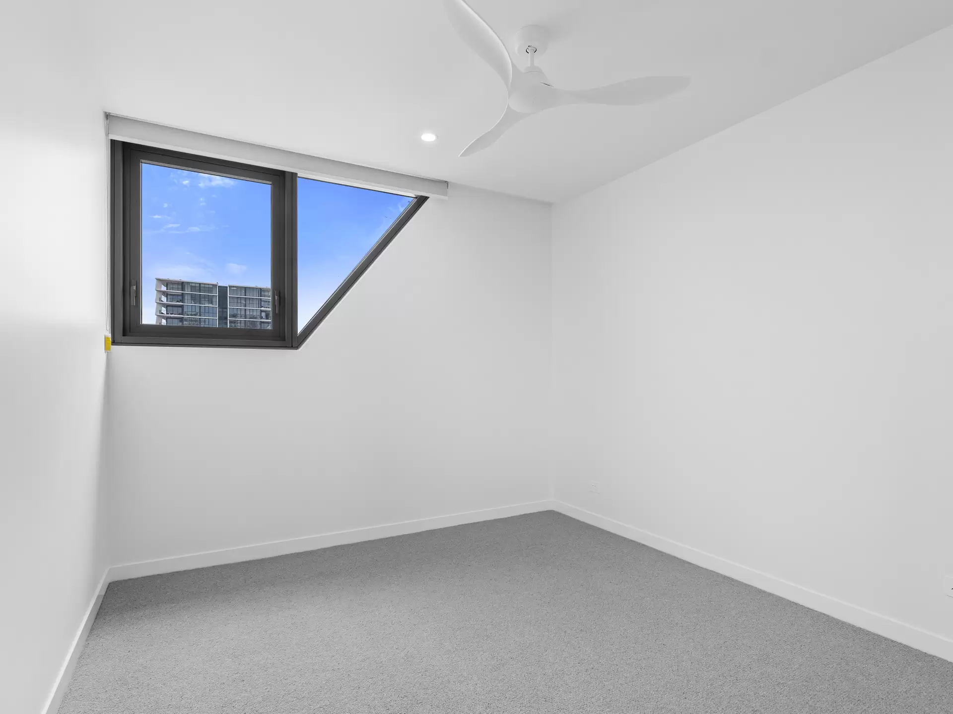 2003/15 Peerless Avenue, Mermaid Beach For Lease by Mosaic Property Group - image 1